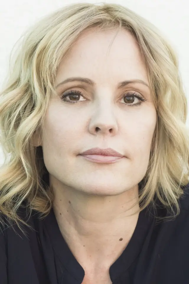 Фото Эмма Колфилд Форд (Emma Caulfield)