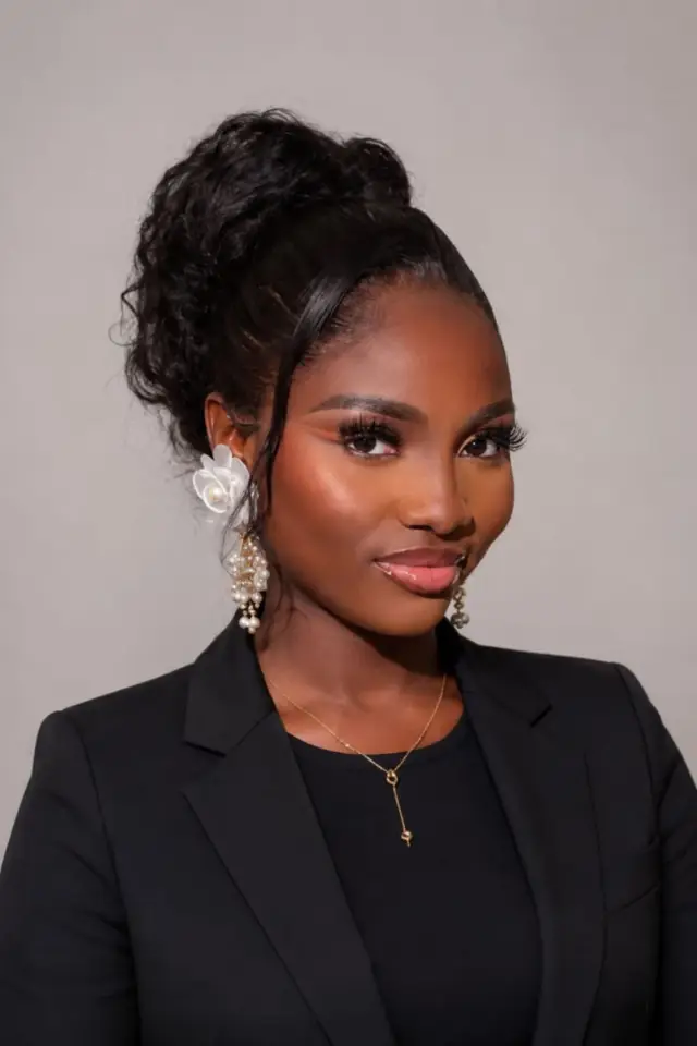 Фото  (Adeola Zainab)