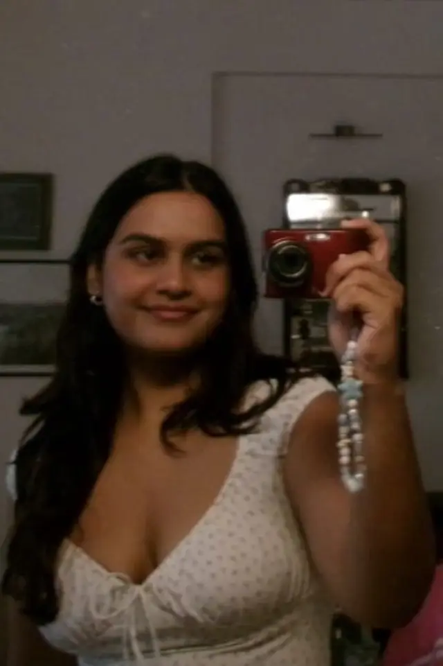 Фото  (Anuhya Nautiyal)