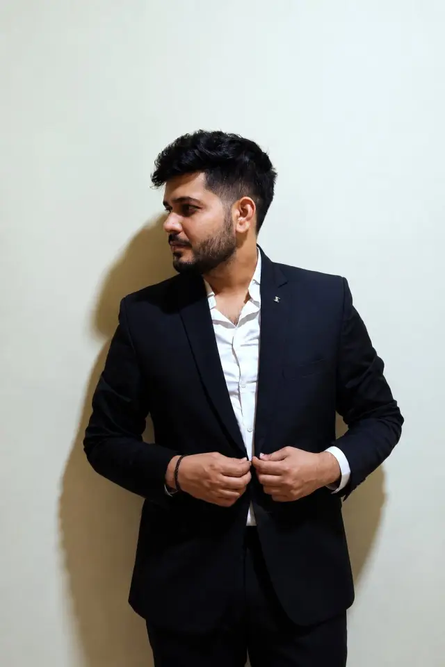 Фото  (Luv Sharma)