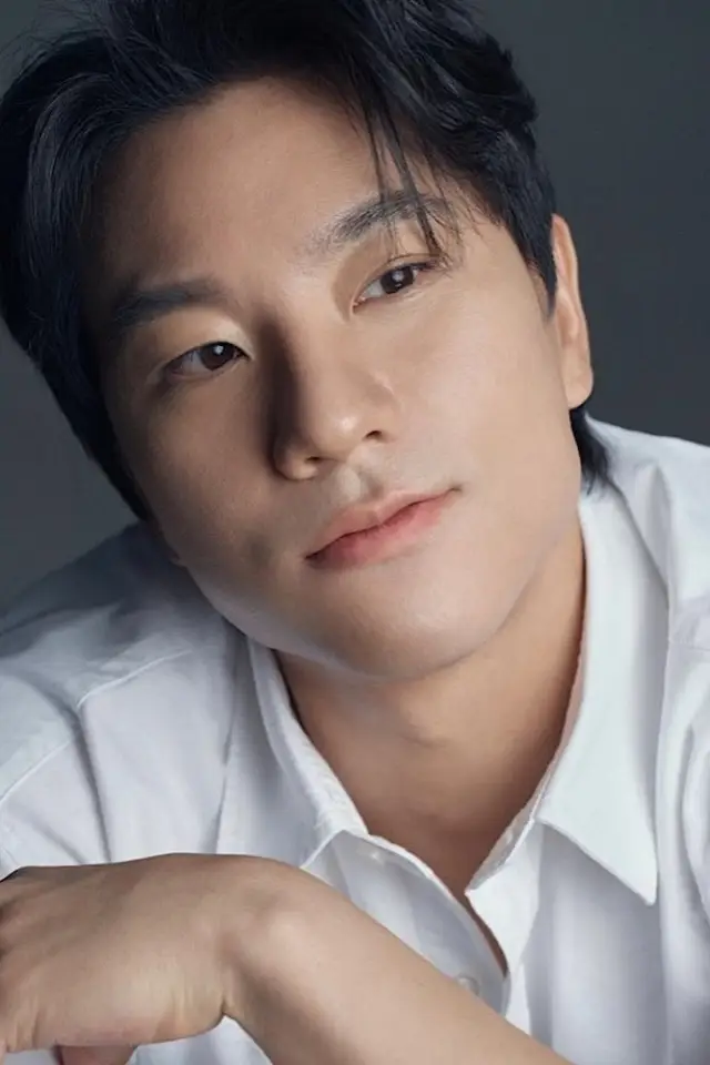 Фото  (Jung Jae-hyuk)