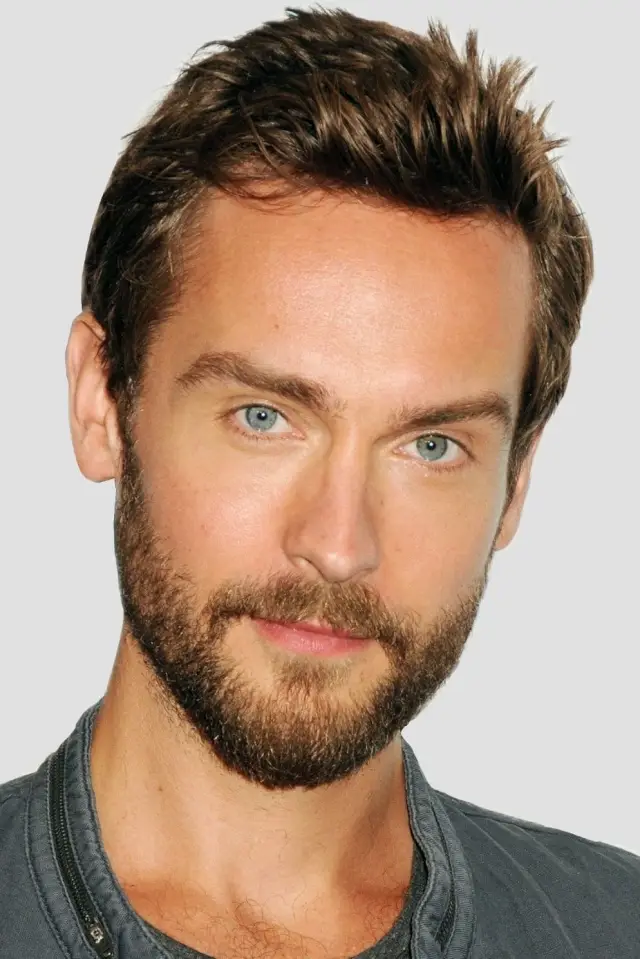 Фото Том Мисон (Tom Mison)