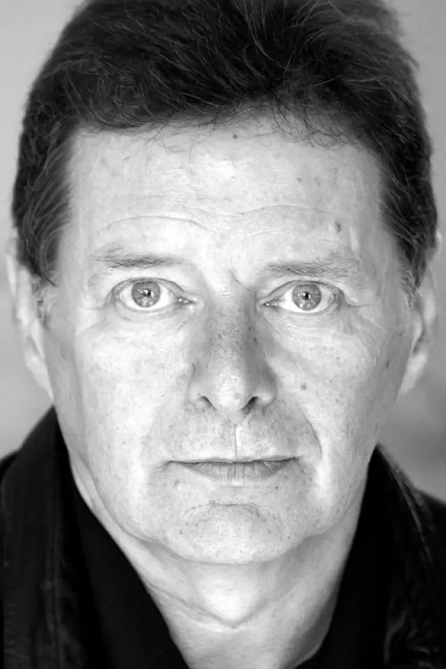 Фото Джордж Костиган (George Costigan)
