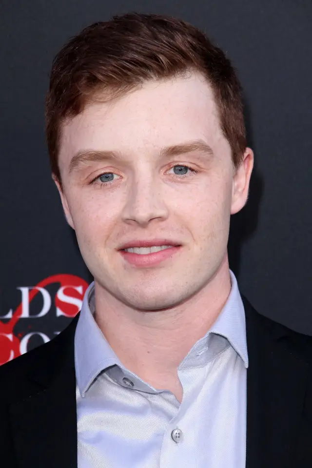 Фото Ноэль Фишер (Noel Fisher)