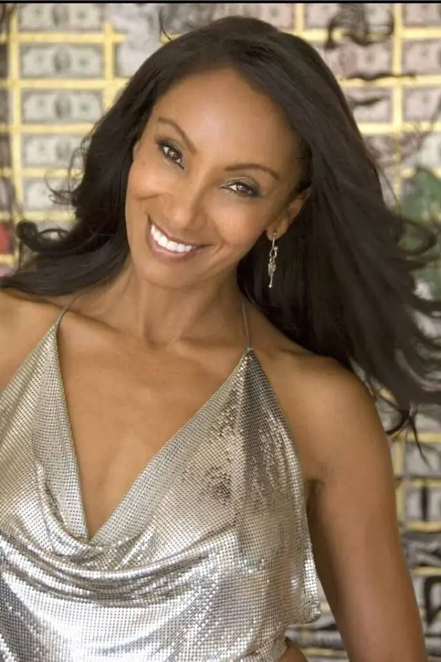 Фото Центр города Джули Браун (Downtown Julie Brown)