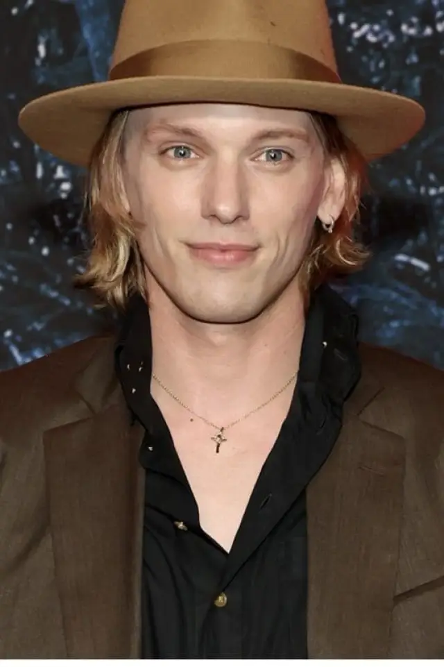 Фото Джейми Кэмпбелл Бауэр (Jamie Campbell Bower)