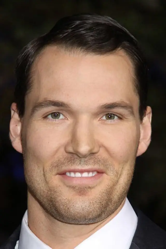 Фото Дэниел Кадмор (Daniel Cudmore)