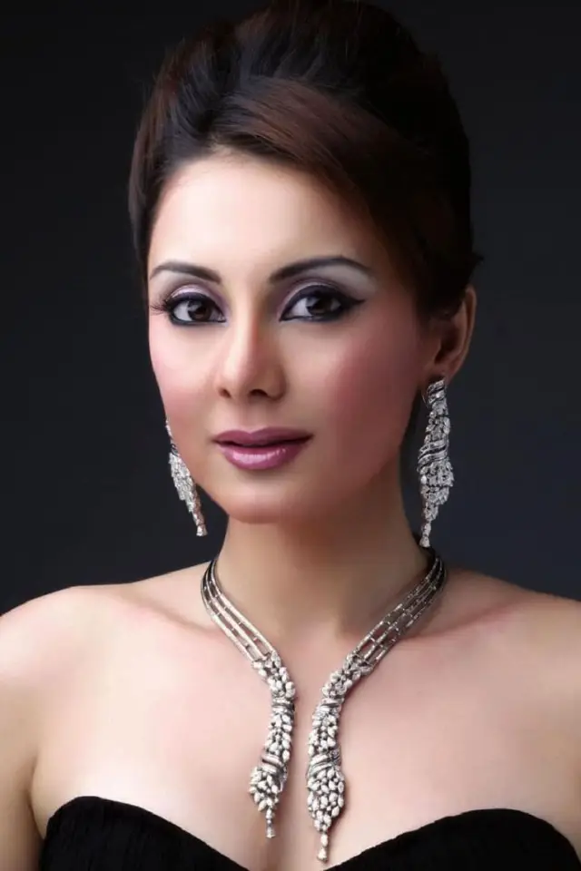 Фото Миниша Ламба (Minissha Lamba)