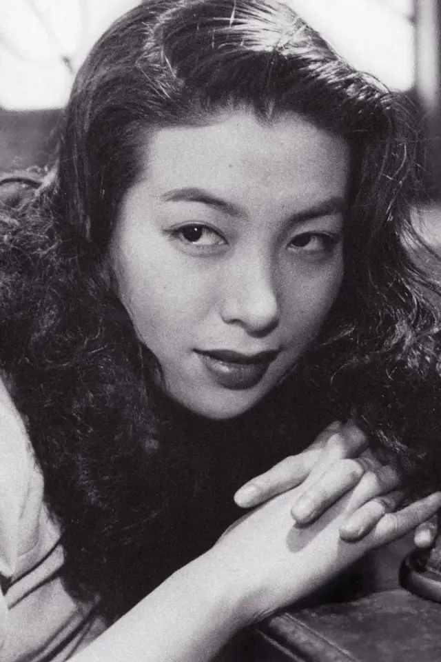 Фото Мичиё Аратама (Michiyo Aratama)