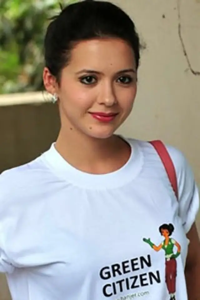 Фото  (Isha Sharvani)