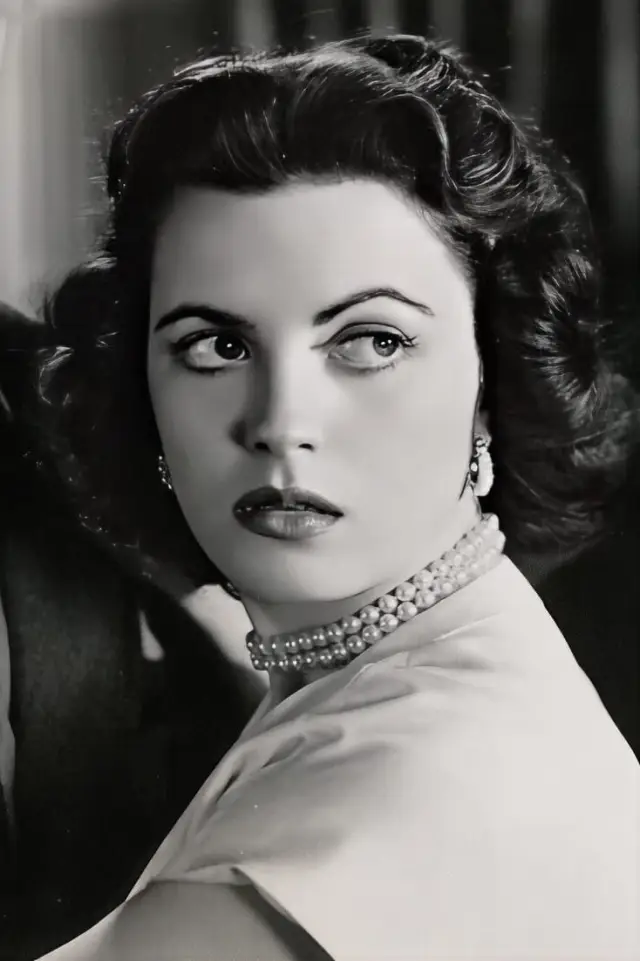 Фото Фейт Домерг (Faith Domergue)