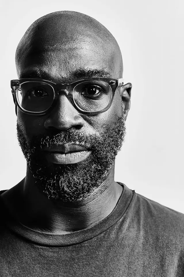 Фото Тунде Адебимпе (Tunde Adebimpe)