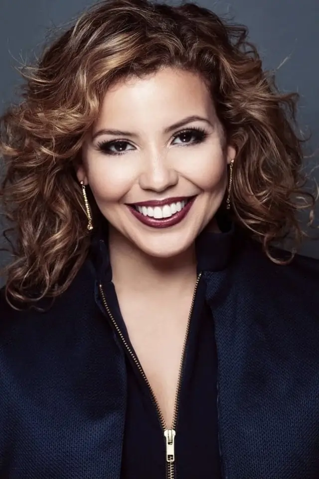 Фото Жюстина Мачадо (Justina Machado)