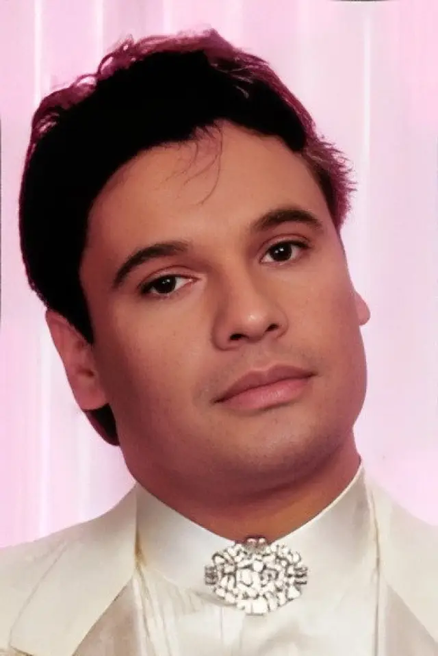 Фото  (Juan Gabriel)