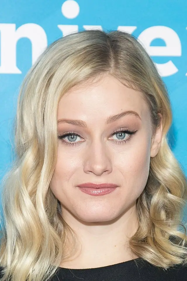Фото Оливия Тейлор Дадли (Olivia Taylor Dudley)