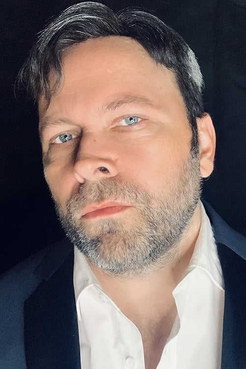 Фото  (Angus Benfield)