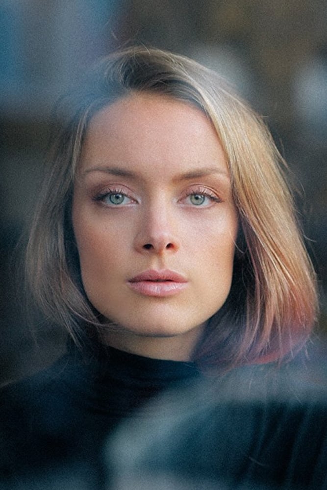 Фото Рэйчел Скарстен (Rachel Skarsten)