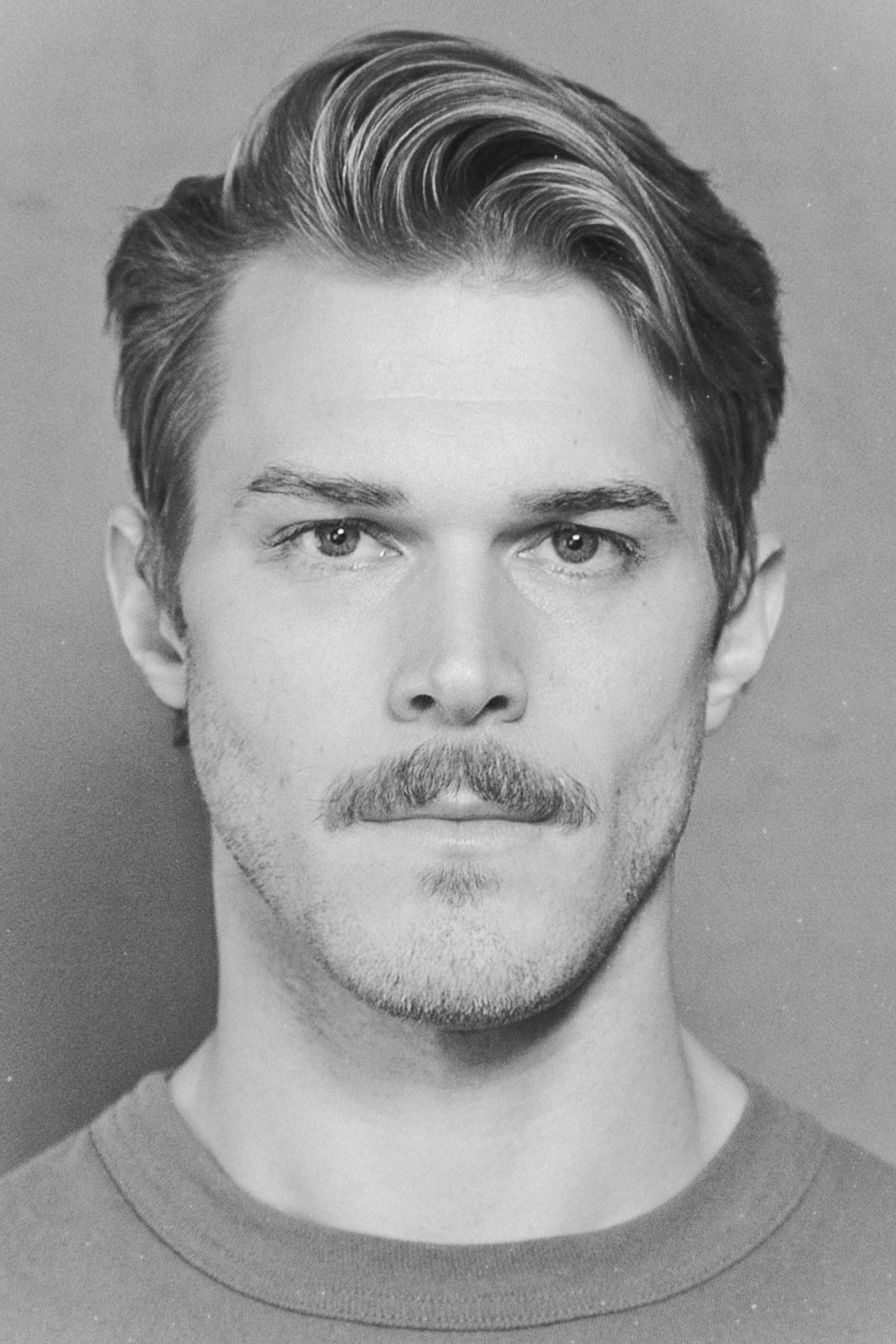 Фото  (Brando White)