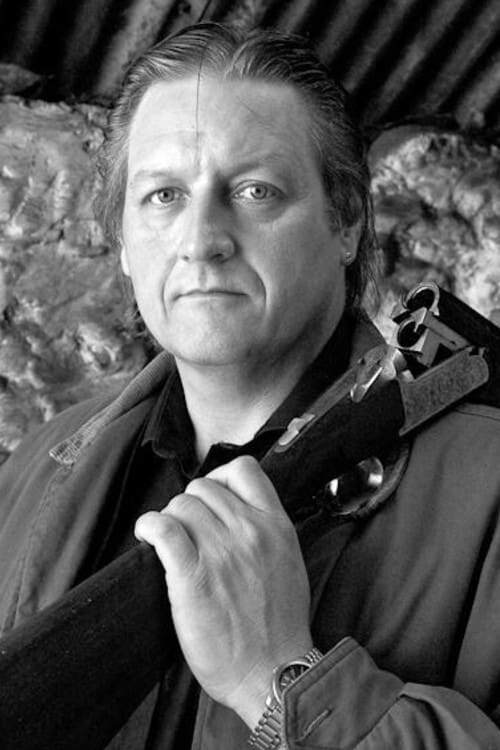 Фото Би Джей Хогг (B.J. Hogg)