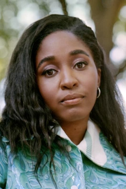 Фото Айо Эдебири (Ayo Edebiri)