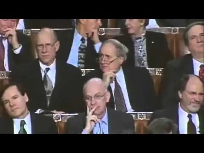 Видео к фильму Фаренгейт 9/11 — Fahrenheit 9/11 (2004) - trailer