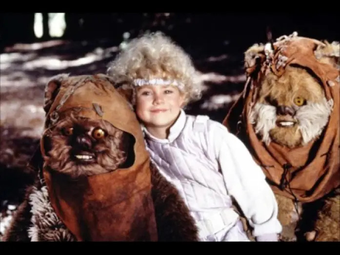 Видео к фильму Приключения эвоков — STAR WARS: La Aventura de los Ewoks (Trailer español)