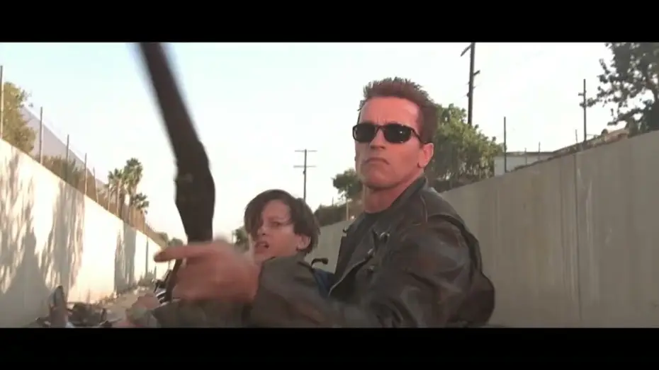 Видео к фильму Терминатор 2: Судный день — TERMINATOR 2 : LE JUGEMENT DERNIER | Extrait - La course-poursuite