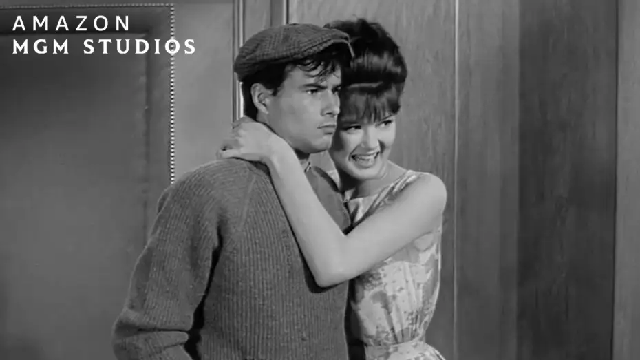Видео к фильму Один, два, три — Scarlett Got Married