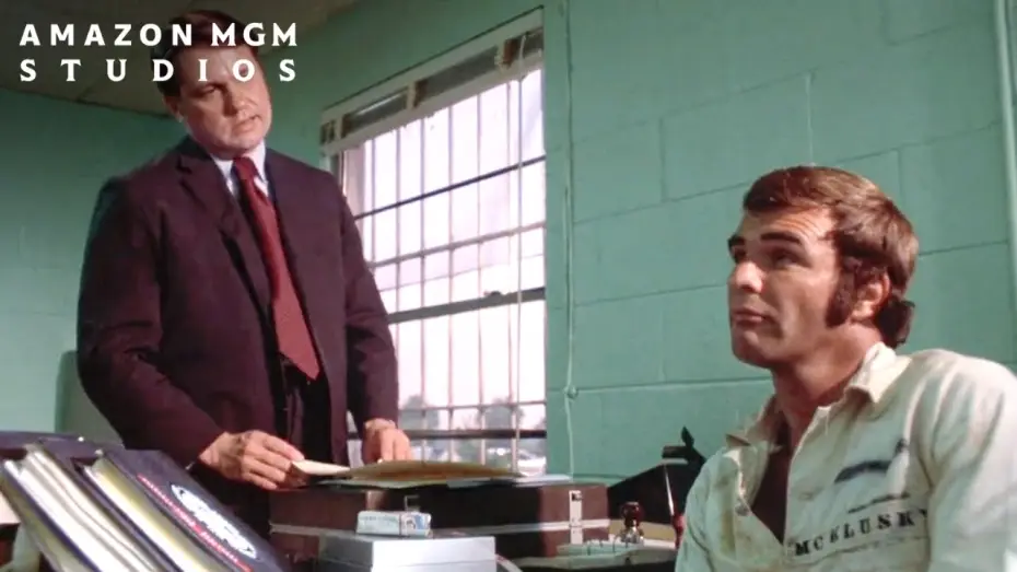 Видео к фильму Белая молния — Gator Strikes A Deal