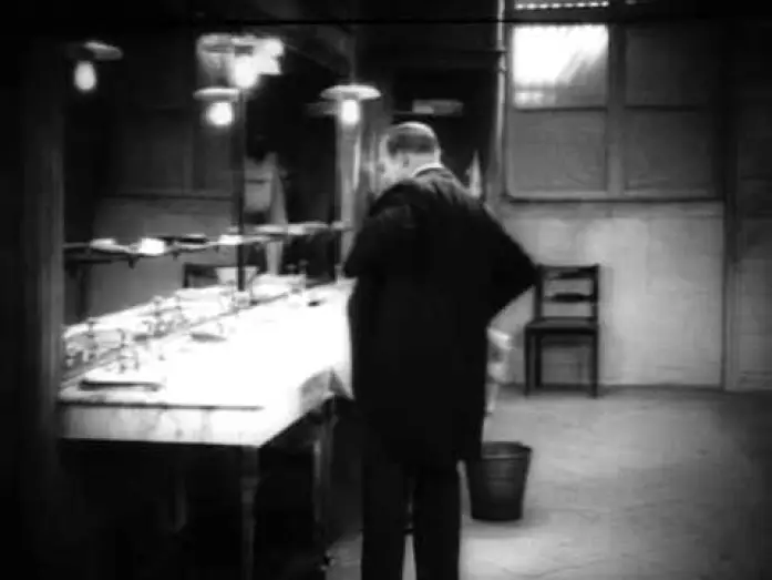 Видео к фильму Последний человек — The Last Laugh F.W. Murnau 1924.avi