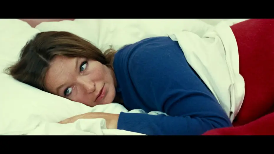 Видео к фильму Две или три вещи, которые я знаю о ней — Deux ou trois choses que je sais d'elle un film - Bande Annonce VF