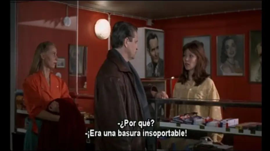 Видео к фильму Вдаль уплывают облака — "Nubes pasajeras", de Aki Kaurismäki (secuencia del cine)