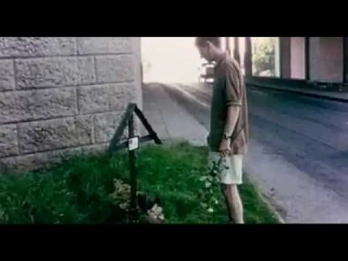 Видео к фильму Собачья жара — Hundstage (2001) TRAILER
