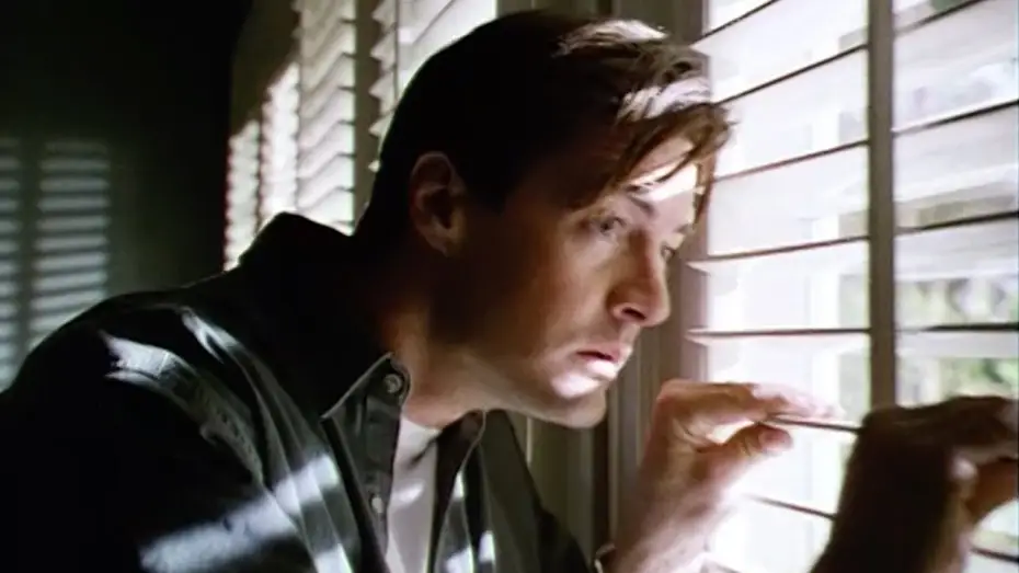 Видео к фильму Подъём с глубины — THE TRIGGER EFFECT (1996) | Theatrical Trailer | Amblin