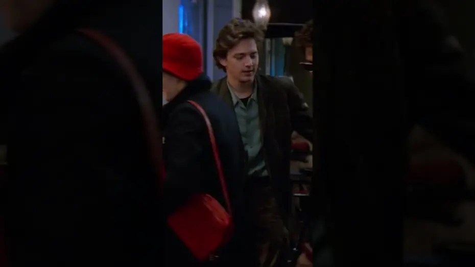 Видео к фильму Огни святого Эльма — The “Brat Pack” Hanging Out at Saint Elmo’s Bar (Scene)