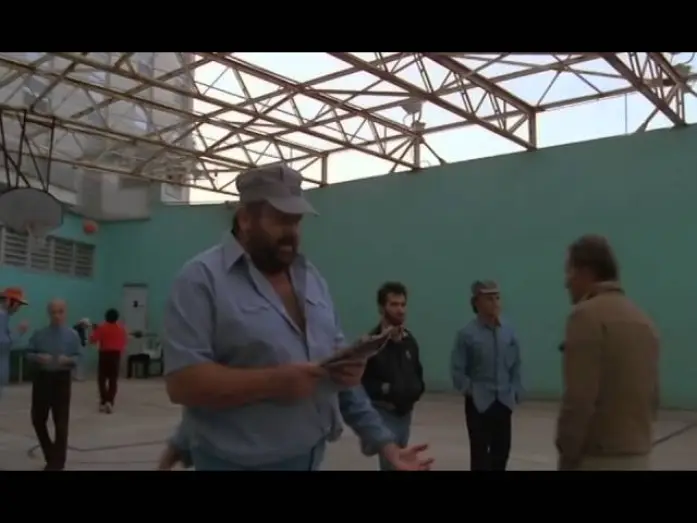Видео к фильму Всегда готовы — Nati con la camicia - Trailer