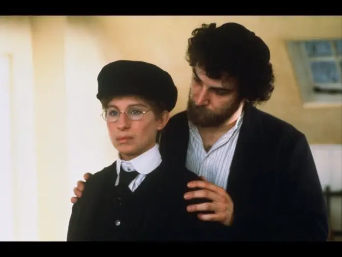 Видео к фильму Йентл — YENTL - Bande Annonce (Version restaurée)