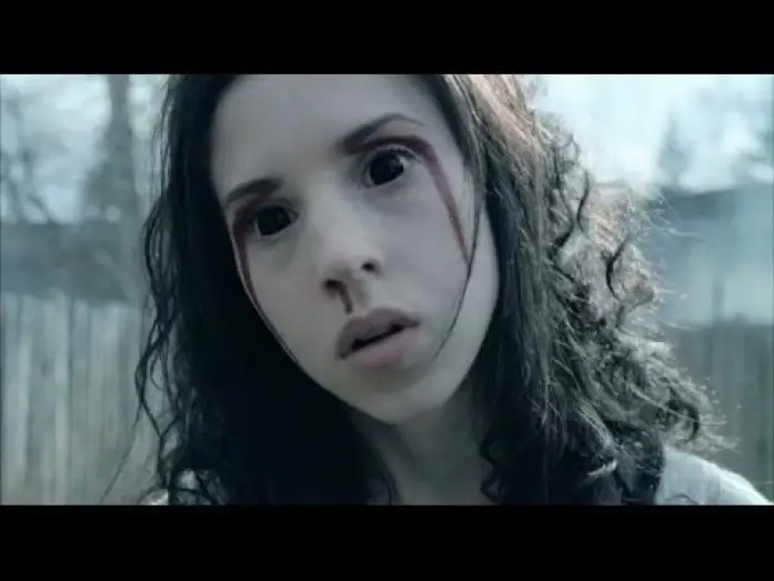 Видео к фильму Рождение оборотня — Ginger Snaps 3: El origen (Trailer)