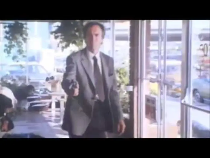 Видео к фильму Грязный Гарри 4: Внезапный удар — Le Retour de l'inspecteur Harry ( bande annonce VF )