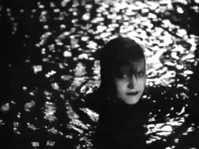 Видео к фильму Карнавал душ — El Carnaval De Las Almas (Carnival of Souls) (Herk Harvey, EEUU, 1962) - Original Trailer