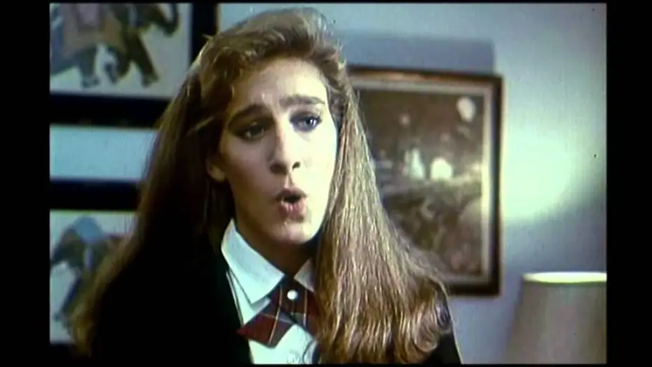 Видео к фильму Девочки хотят повеселиться — School Girls (1985) Bande-annonce ciné française