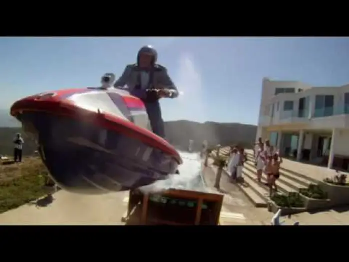 Видео к фильму Чудаки 3D — Jackass 3D - Trailer en español