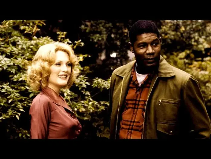 Видео к фильму Вдали от рая — Allan Arkush on FAR FROM HEAVEN