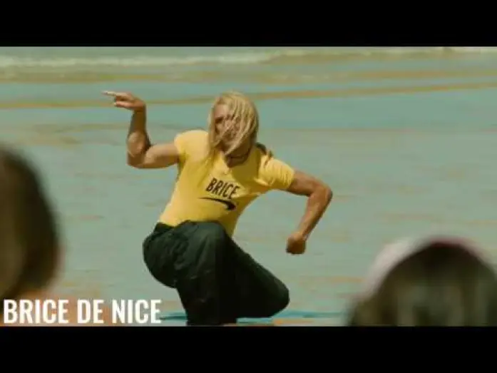 Видео к фильму Брис Великолепный — Brice de Nice - Scène culte - Tu n'aurais pas vu un ptit chien ?