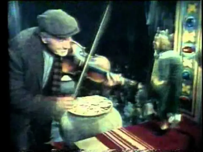 Видео к фильму Дарби О'Гилл и маленький народец — Darby O'Gill and the Little People 1977 re-release TV trailer