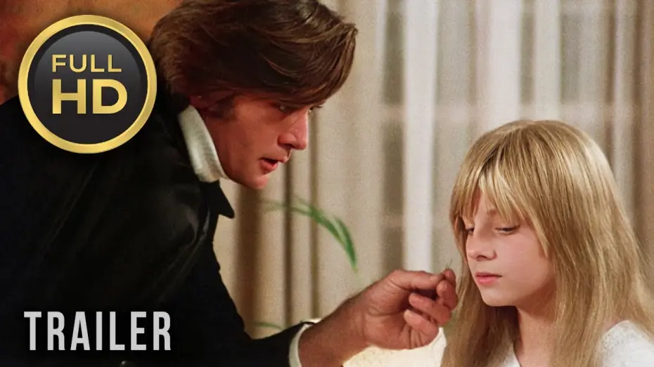 Видео к фильму Девочка, живущая вниз по переулку — 🎥 THE LITTLE GIRL WHO LIVES DOWN THE LANE (1976) | Trailer | Full HD | 1080p