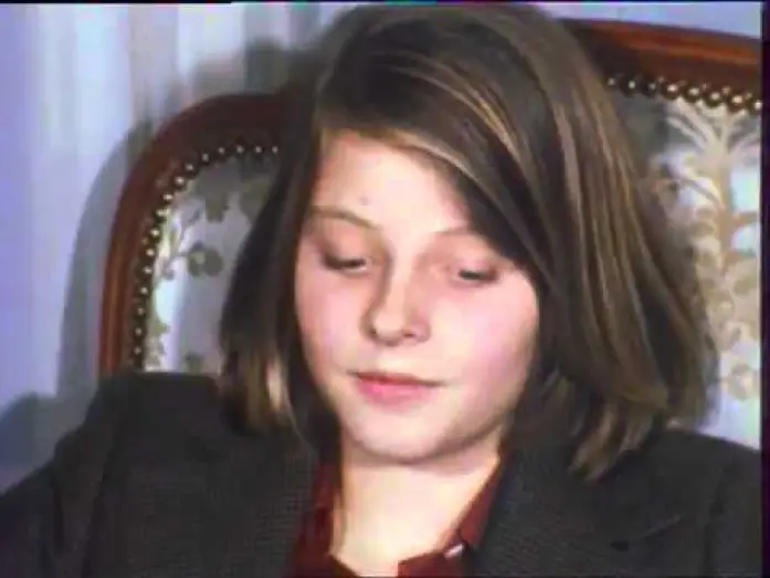 Видео к фильму Девочка, живущая вниз по переулку — Jodie Foster talks La petite fille au bout du chemin