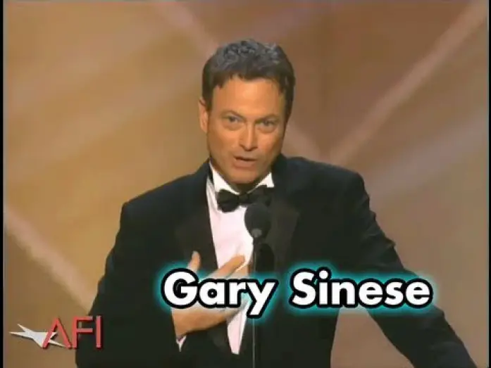 Видео к фильму Форрест Гамп | Gary Sinise On Tom Hanks' Destiny