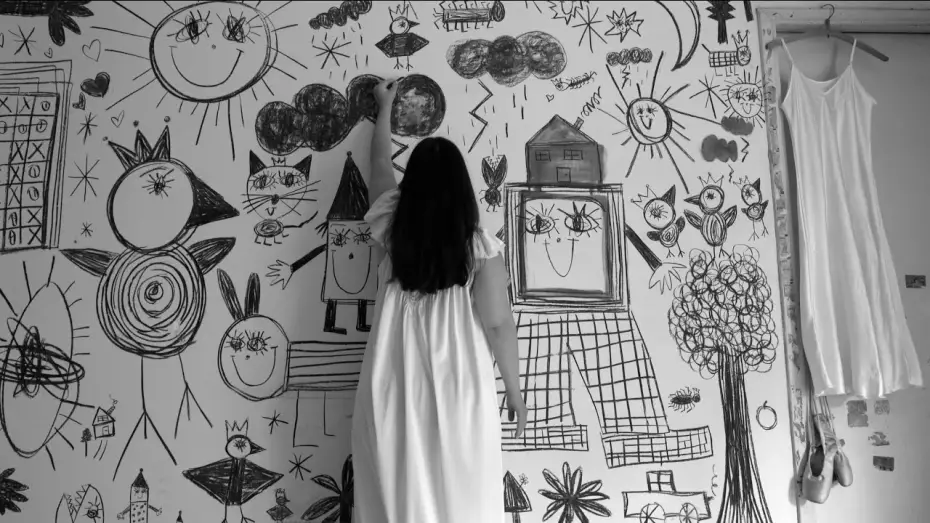 Видео к фильму Black Chalk — Black Chalk by Julieta Tetelbaum (2022) Drawing Scene 4K