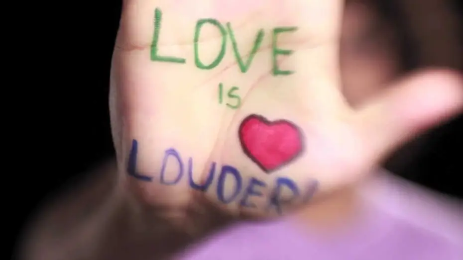 Видео к фильму Идеальный голос — Love Is Louder PSA